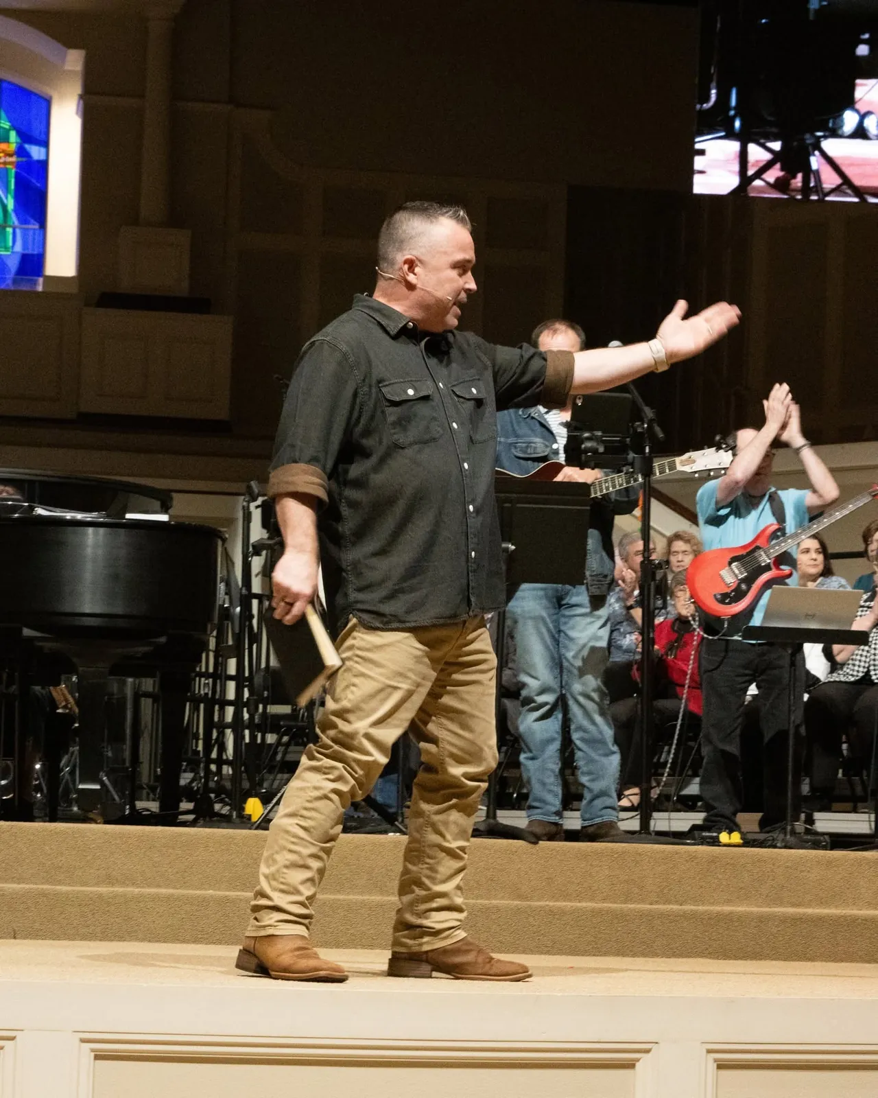 Pastor John Preaching at Summer Grove Baptist Church, Church in Shreveport, LA